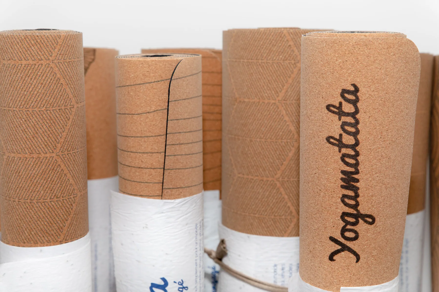 Rouleaux de tapis en liège Yogamatata