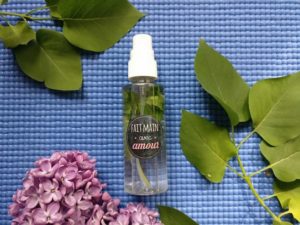 spray huile essentielle yoga
