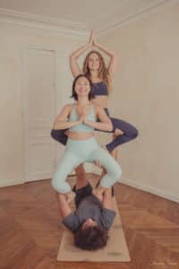 L'acroyoga, un style de yoga mêlant yoga, acrobatie et massage thaï ! On vous dit tout sur l'acro-yoga :) #yoga #acroyoga