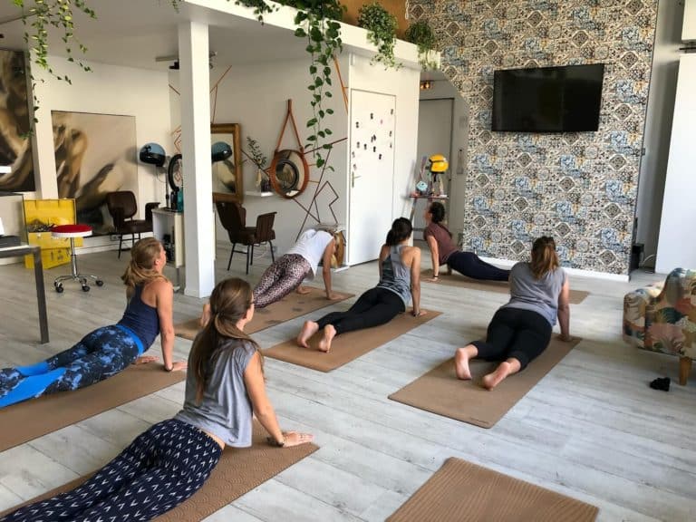 Les Cours De Yoga Pas Chers Ou Gratuits à Paris Les Bons Plans Yoga De La Capitale Yogamatata 